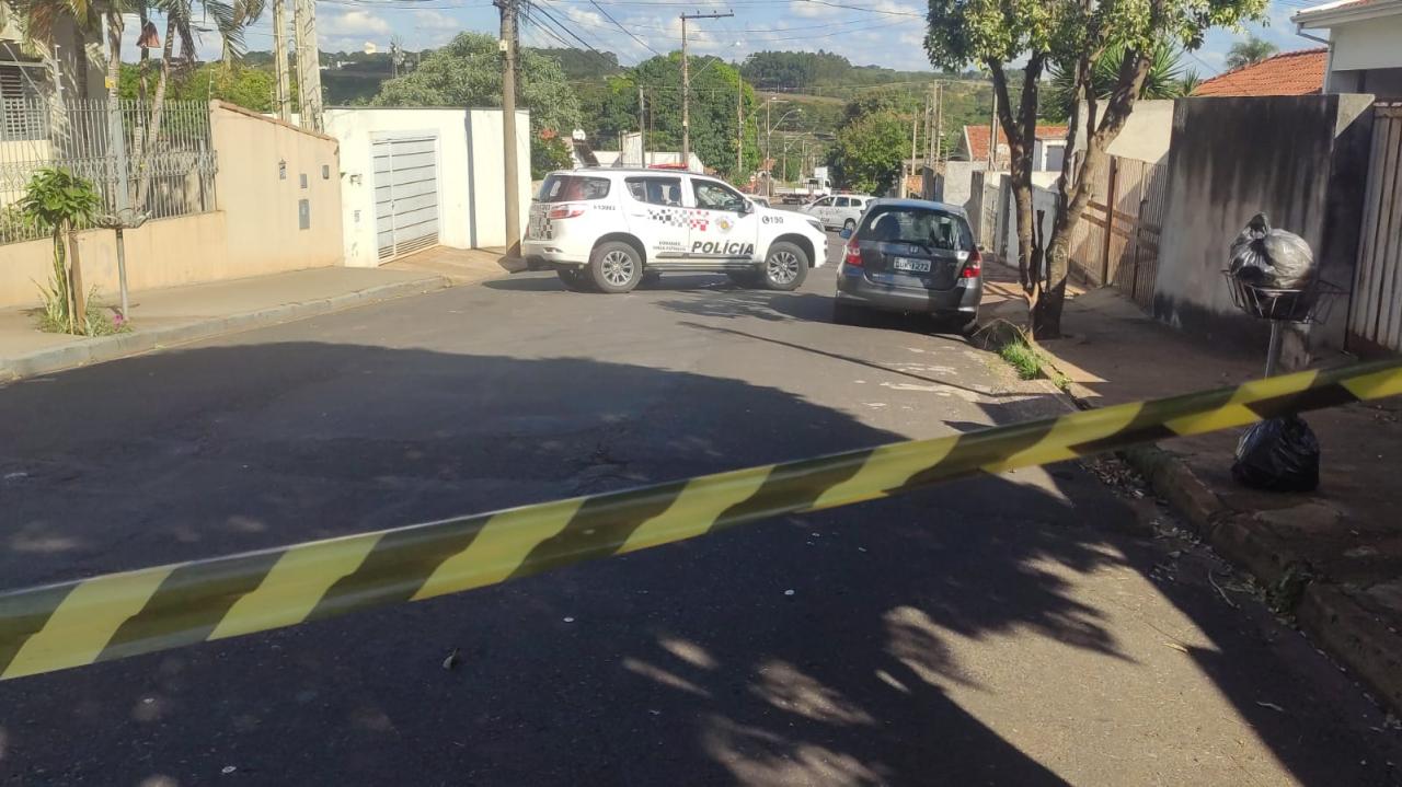 Foto 3 de 5 — ​Motorista morre atropelado pelo próprio caminhão no Jardim Santa Lúcia, em Araraquara